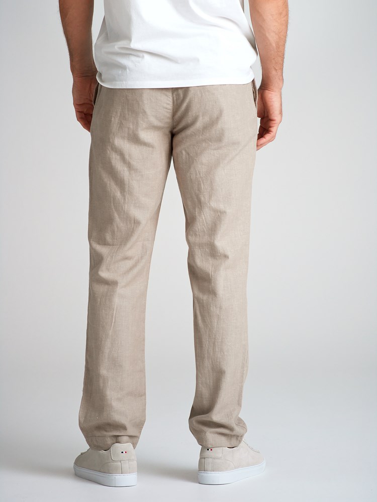 Roma chinos 7502039_AEI-MARIOCONTI-S23-Modell-Back_chn=match_3679.jpg_Back||Back