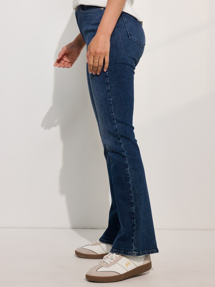 Sophia flared stretch jeans 7051644865015_s_Sophia flared stretch jeans DAB.jpg_