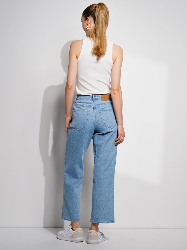 Sophia wide jeans 7506530_DAE-VAVITE-S24-Modell-Back_chn=match_5155_7506530 DAE_Sophia wide jeans DAE_Sophia wide jeans DAE 7506530.jpg_Back||Back