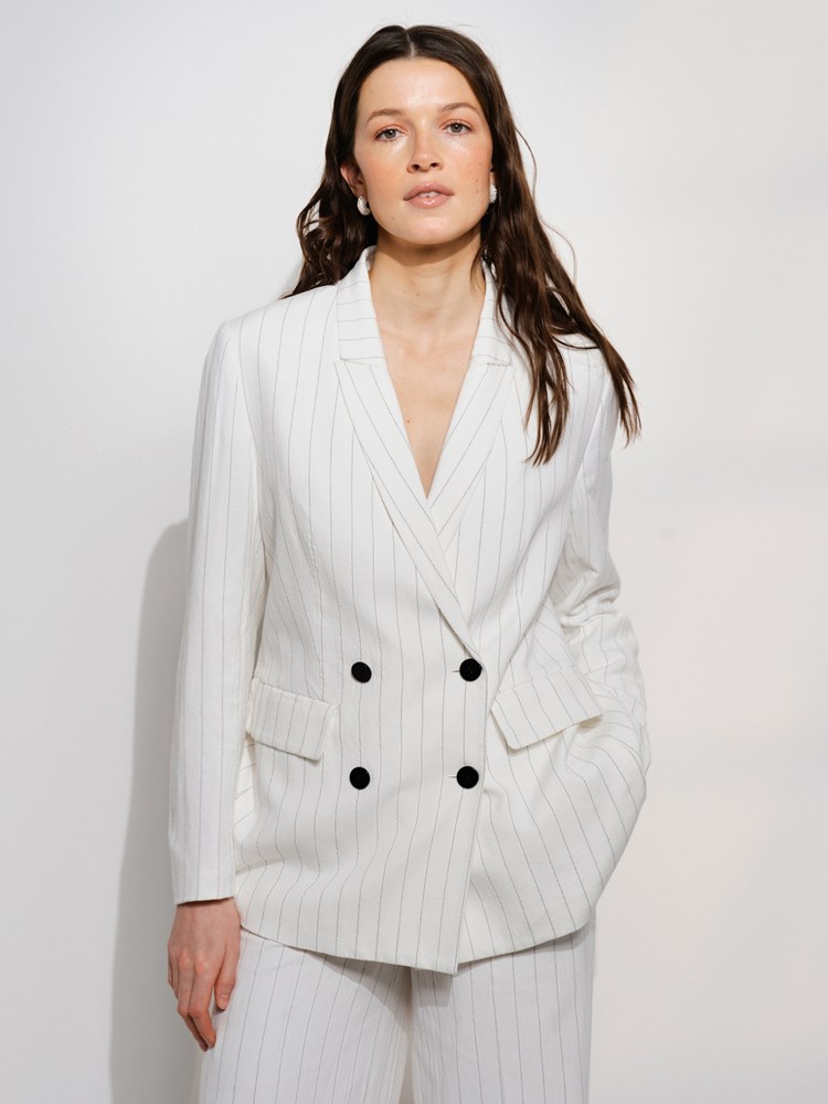 Marina pinstripe blazer 7508129_O68-DONNA-H24-Modell-Front_chn=match_3323_Marina pinstripe blazer O68_Marina pinstripe blazer O68 7508129.jpg_Front||Front