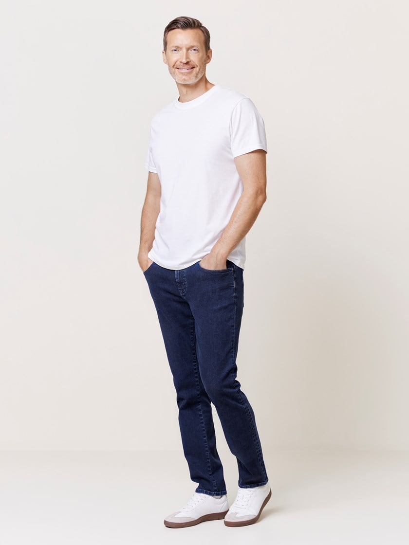 7510010 DAA 7510010_DAA-MarioConti-NOS-modell-front1_Steve blue stretch jeans DAA.jpg_Front||Front