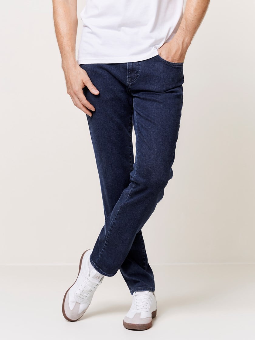 7510010 DAA 7510010_DAA-MarioConti-NOS-modell-front_Steve blue stretch jeans DAA.jpg_Front||Front